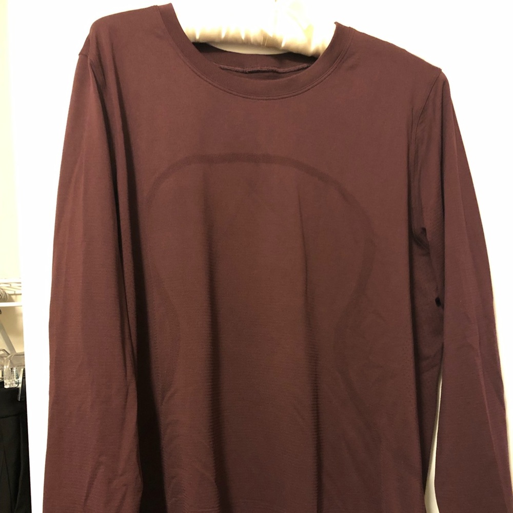 Lululemon Swiftly Breathe Relaxed LS